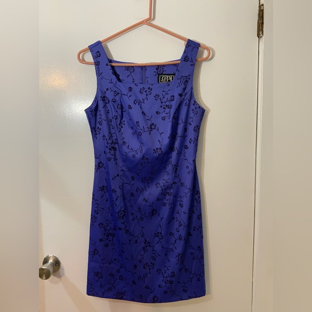 City Triangles purple Floral Dress sparkles in the black floral design size 9/10